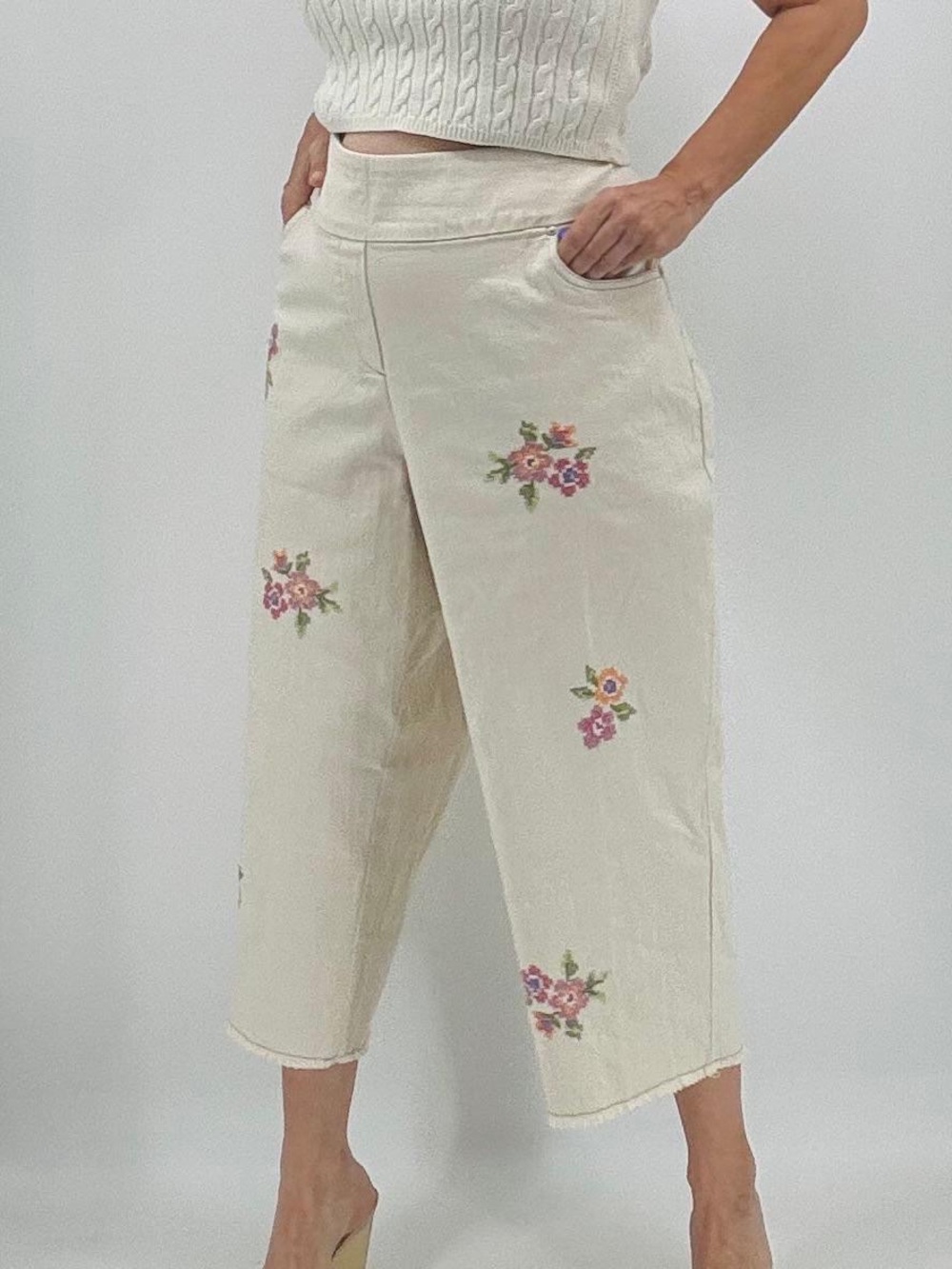 Alfred Dunner Cottagecore Coastal Grandma Embroidered Boho Carpris Pull On Jeans
